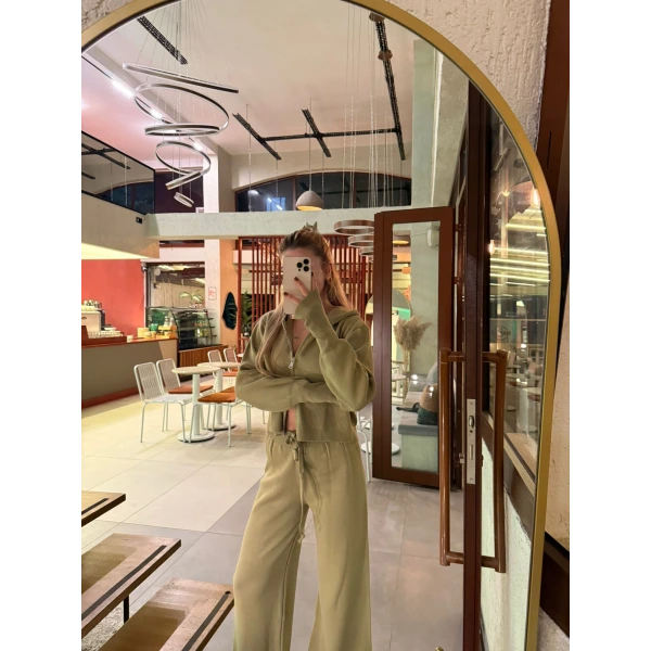 Parmak Geçmeli Kapüşonlu Triko Takım