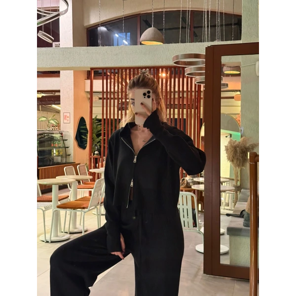 Parmak Geçmeli Kapüşonlu Triko Takım