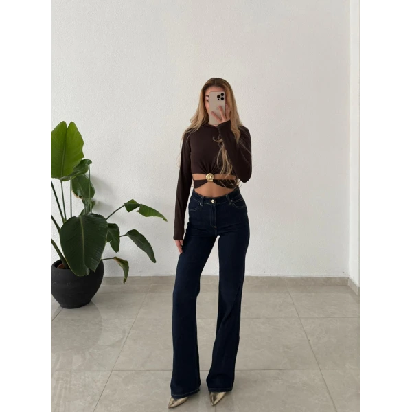 Pencereli Salyangoz Aksesuarlı Uzun Kollu Crop