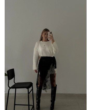 Asimetrik Yırtmaçlı Dantelli Saten Bel Aksesuarı