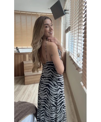 Zebra Desenli Degaje Yaka Sırt Dekolteli Maxi Boy Marka Elbise
