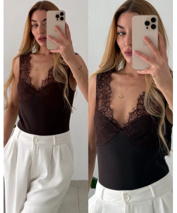 Dantel Detaylı Askılı Bluz
