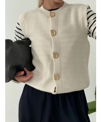 Deniz Kabuğu Düğme Detaylı Triko Süveter