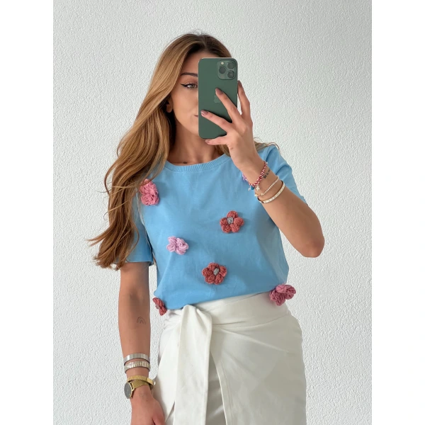 Çiçek Örgülü Pamuk Tişört