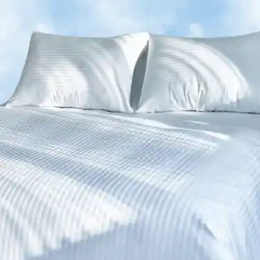 83 Tel Çizgili Pamuk Saten Çift Kişilik Otel Nevresim Takımı (Lastikli Çarşaflı)