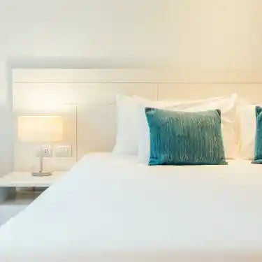 83 Tel Düz Pamuk Saten Tek Kişilik Otel Nevresim Takımı (Lastikli Çarşaflı)