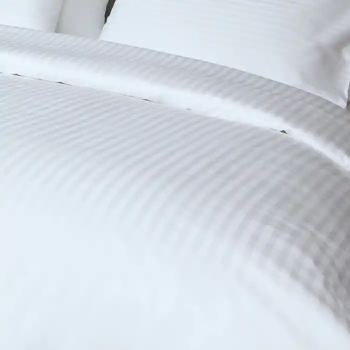83 Tel Çizgili Pamuk Saten Çift Kişilik Otel Nevresimi (Yorgan Kılıfı)