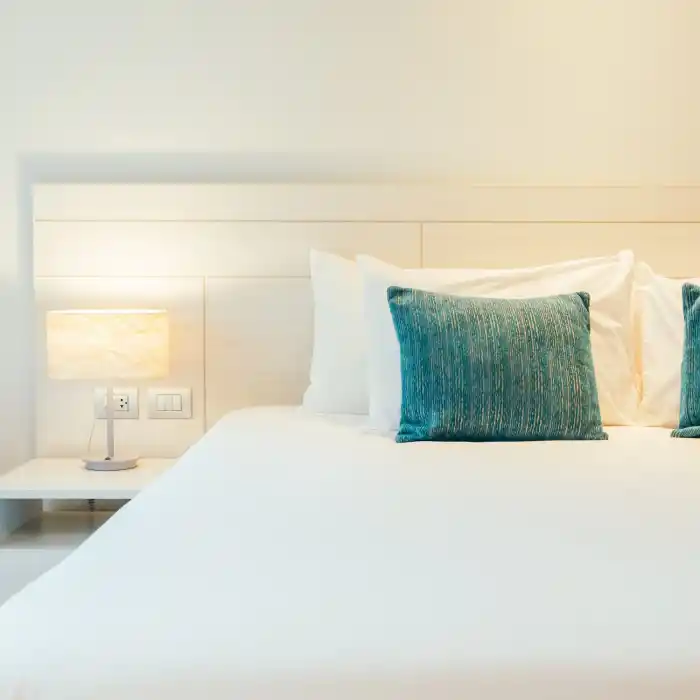 83 Tel Düz Pamuk Saten Tek Kişilik Otel Nevresim Takımı (Lastikli Çarşaflı)