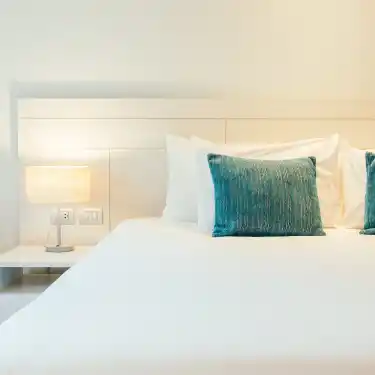 83 Tel Düz Pamuk Saten Tek Kişilik Otel Nevresim Takımı (Lastikli Çarşaflı)