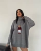 Kadın Gri Oversize Ayıcıklı Oversize Balıkçı Yaka Triko Kazak