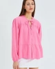 Kadın Pembe Müslin Kumaş Yakası Bağcıklı Önü Düğmeli Volanlı Gömlek Bluz