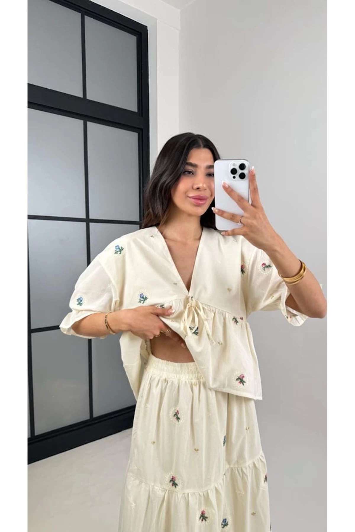 Kadın Çiçek Nakış İşlemel Önden Bağlamalı Bluz Astarlı Etek Premium Takım