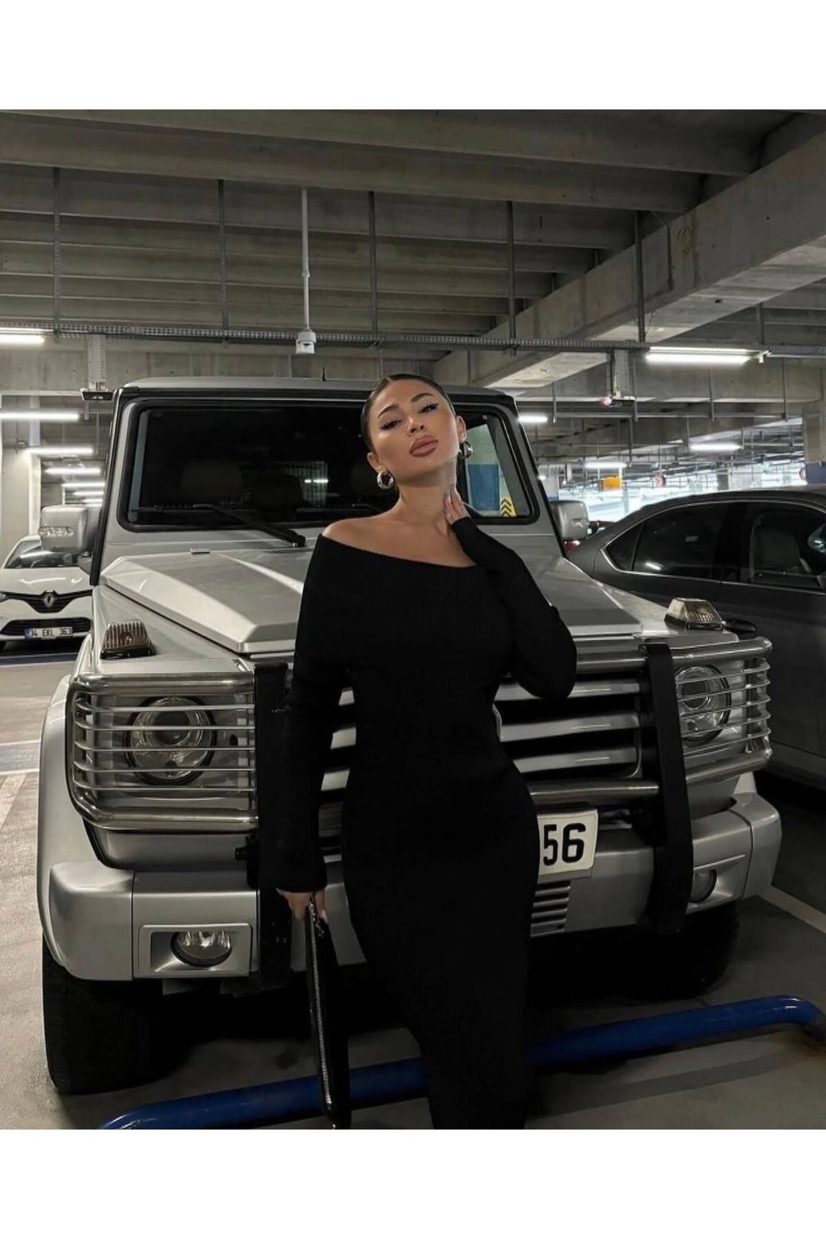 Kadın Siyah Madonna Yaka Likralı Uzun Triko Elbise