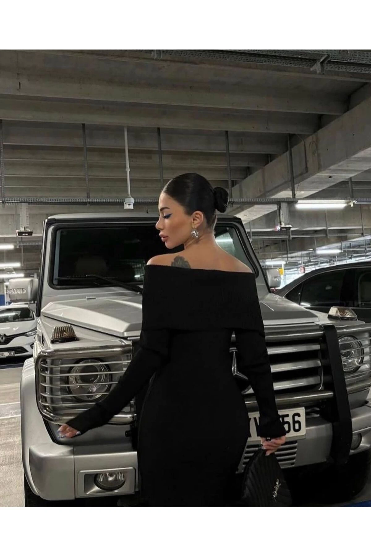 Kadın Siyah Madonna Yaka Likralı Uzun Triko Elbise