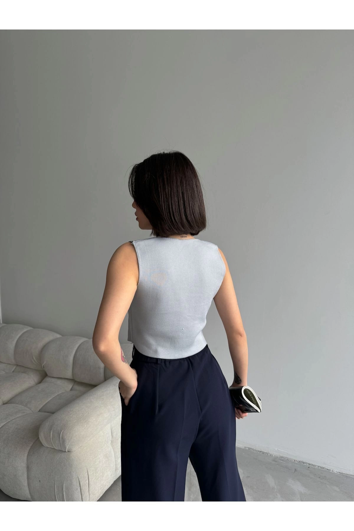 Kadın Gri V Yaka Şık Düğme Detaylı Yazlık Kumaş Triko Yelek