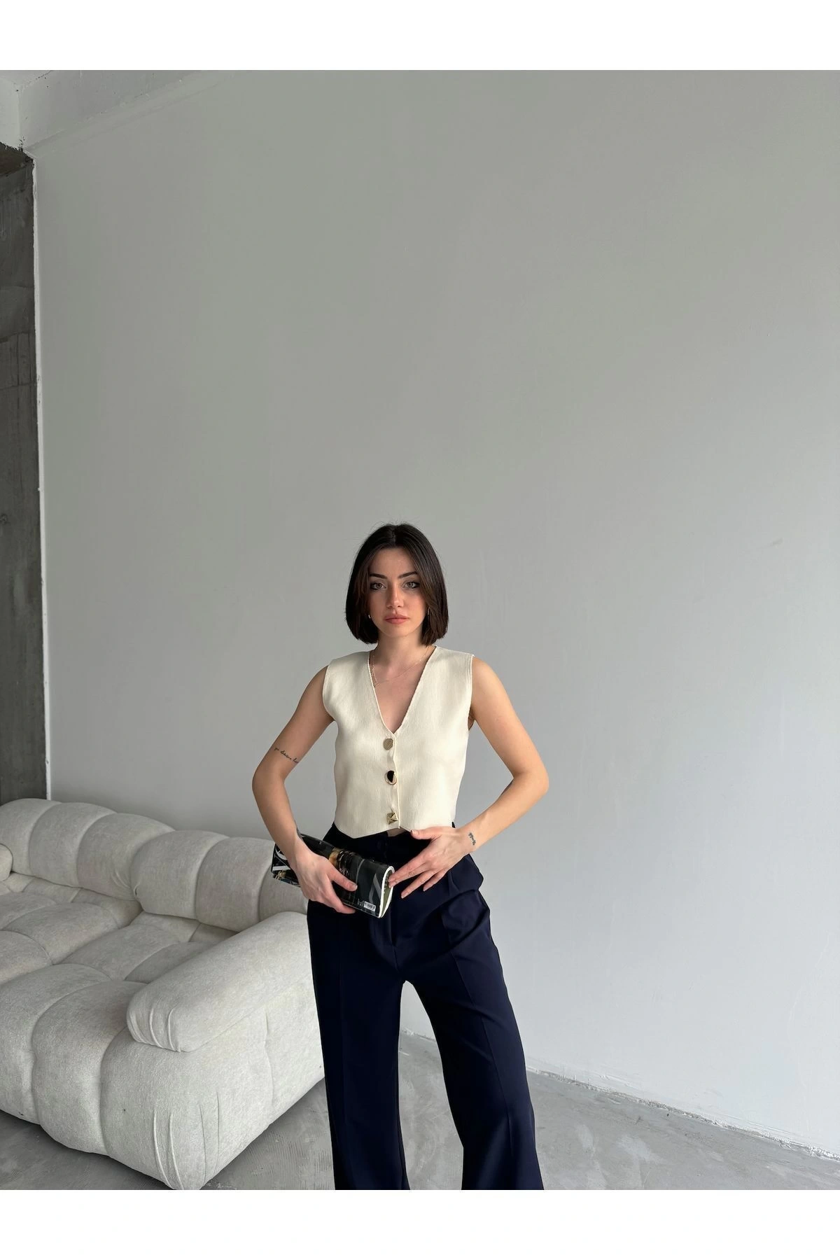 Kadın Kerem V Yaka Şık Düğme Detaylı Yazlık Kumaş Triko Yelek