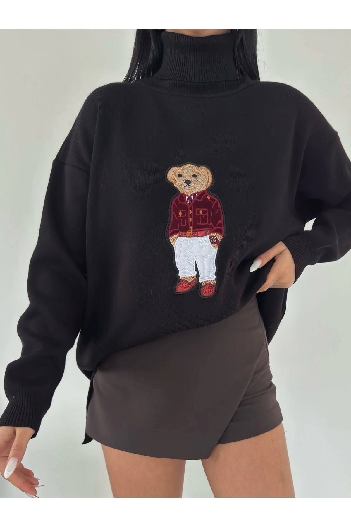 Kadın Siyah Oversize Ayıcıklı Oversize Balıkçı Yaka Triko Kazak