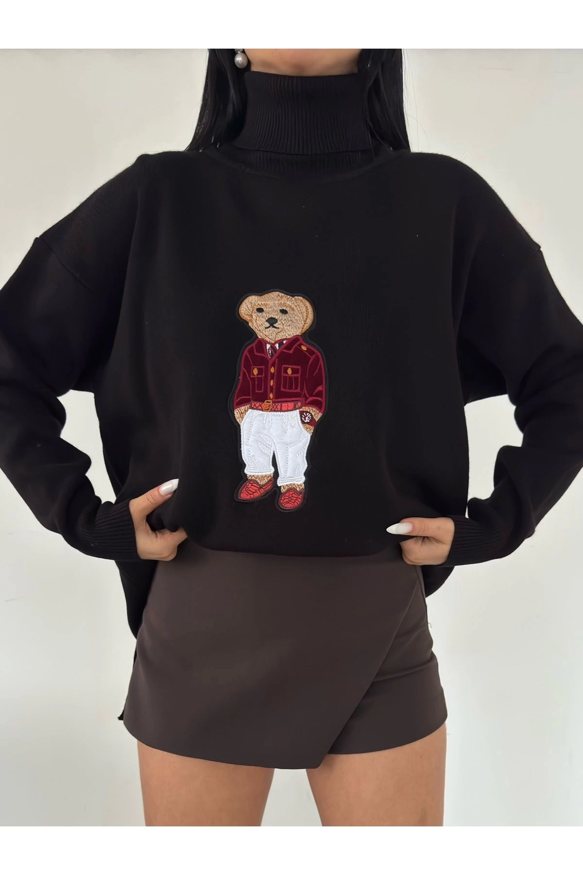 Kadın Siyah Oversize Ayıcıklı Oversize Balıkçı Yaka Triko Kazak