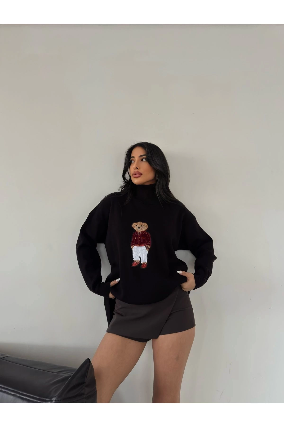 Kadın Siyah Oversize Ayıcıklı Oversize Balıkçı Yaka Triko Kazak