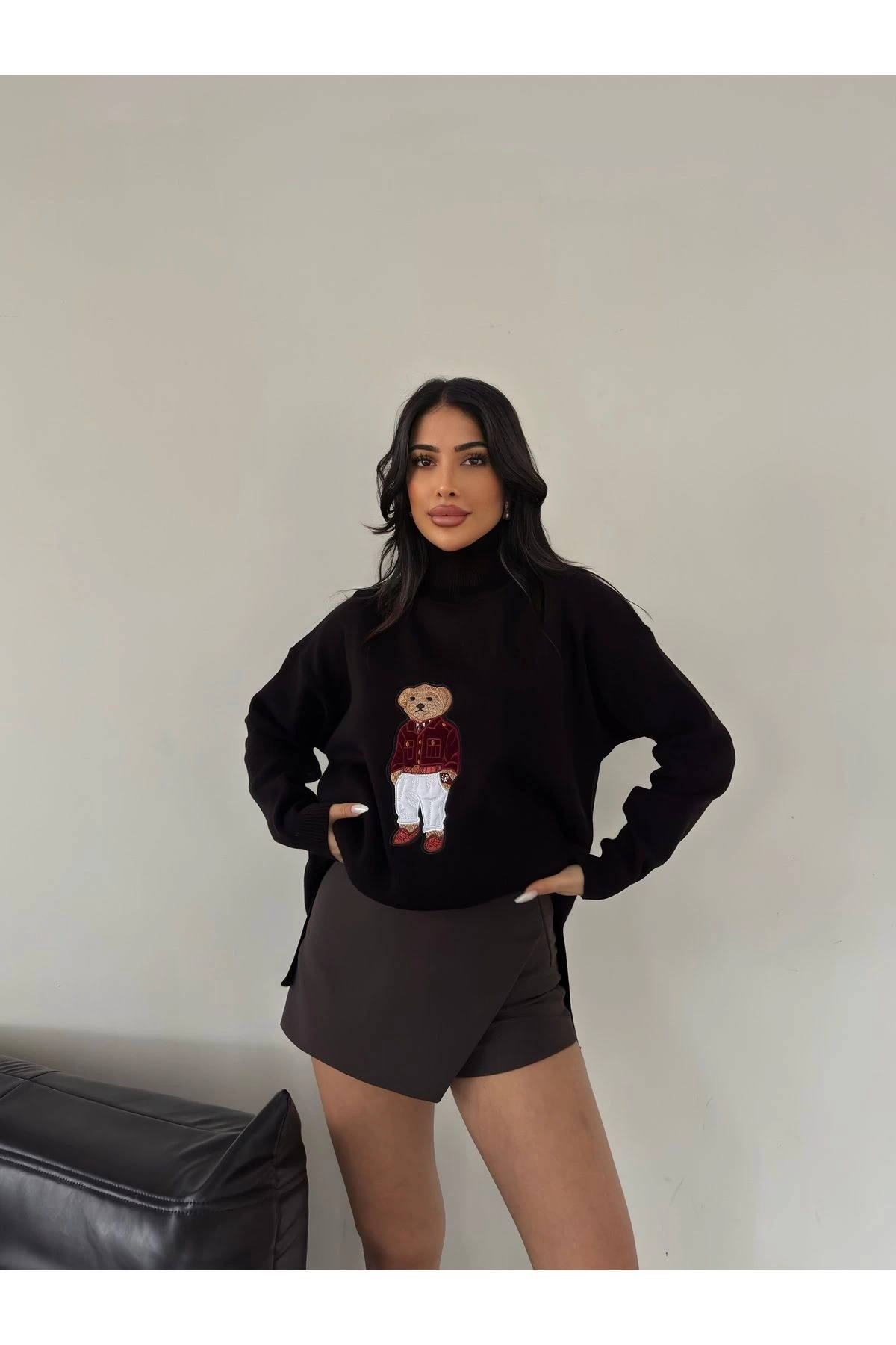 Kadın Siyah Oversize Ayıcıklı Oversize Balıkçı Yaka Triko Kazak