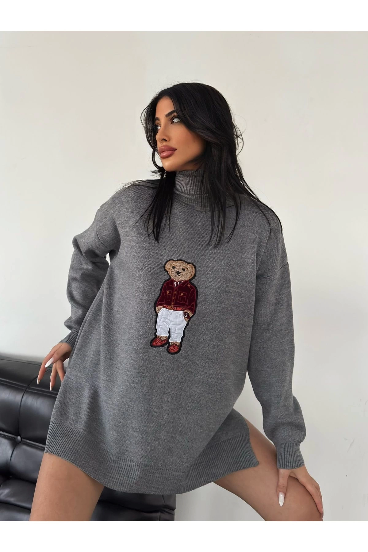 Kadın Gri Oversize Ayıcıklı Oversize Balıkçı Yaka Triko Kazak