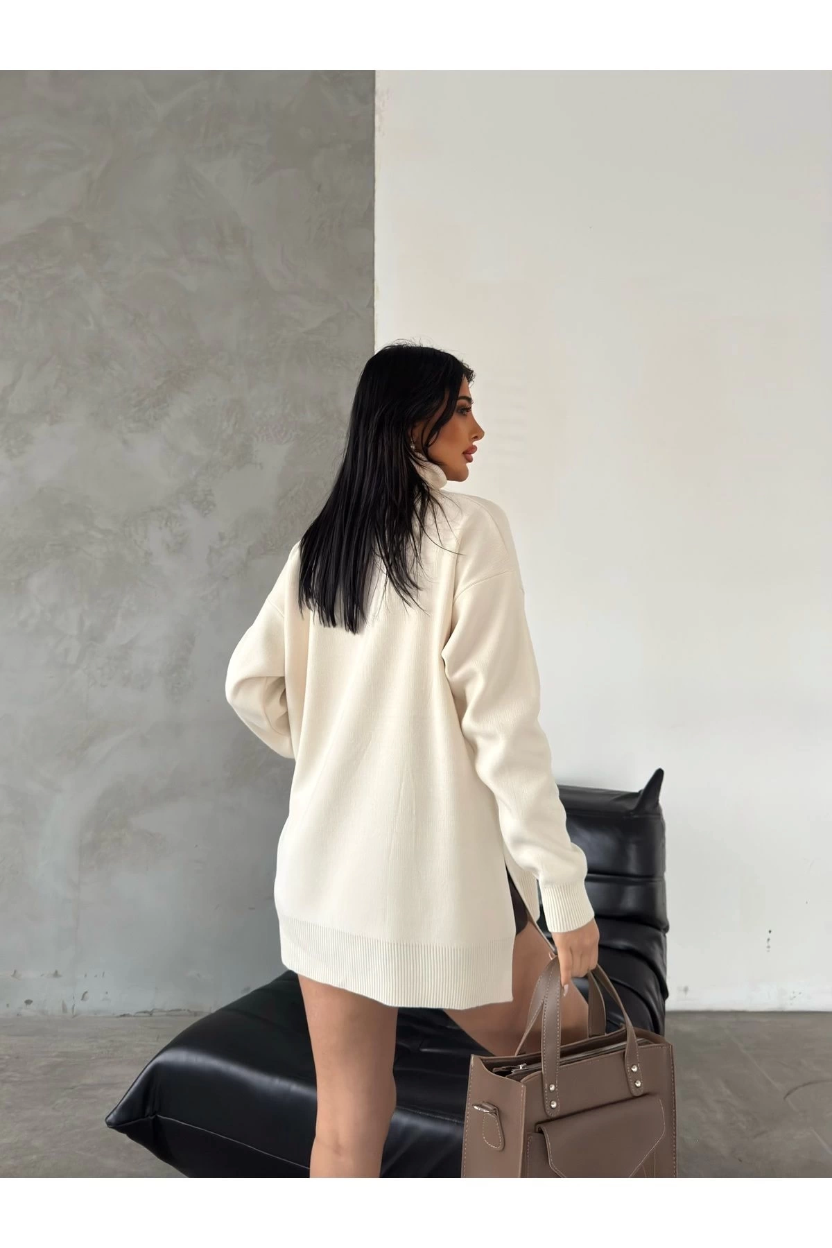 Kadın Ekru Oversize Ayıcıklı Oversize Balıkçı Yaka Triko Kazak