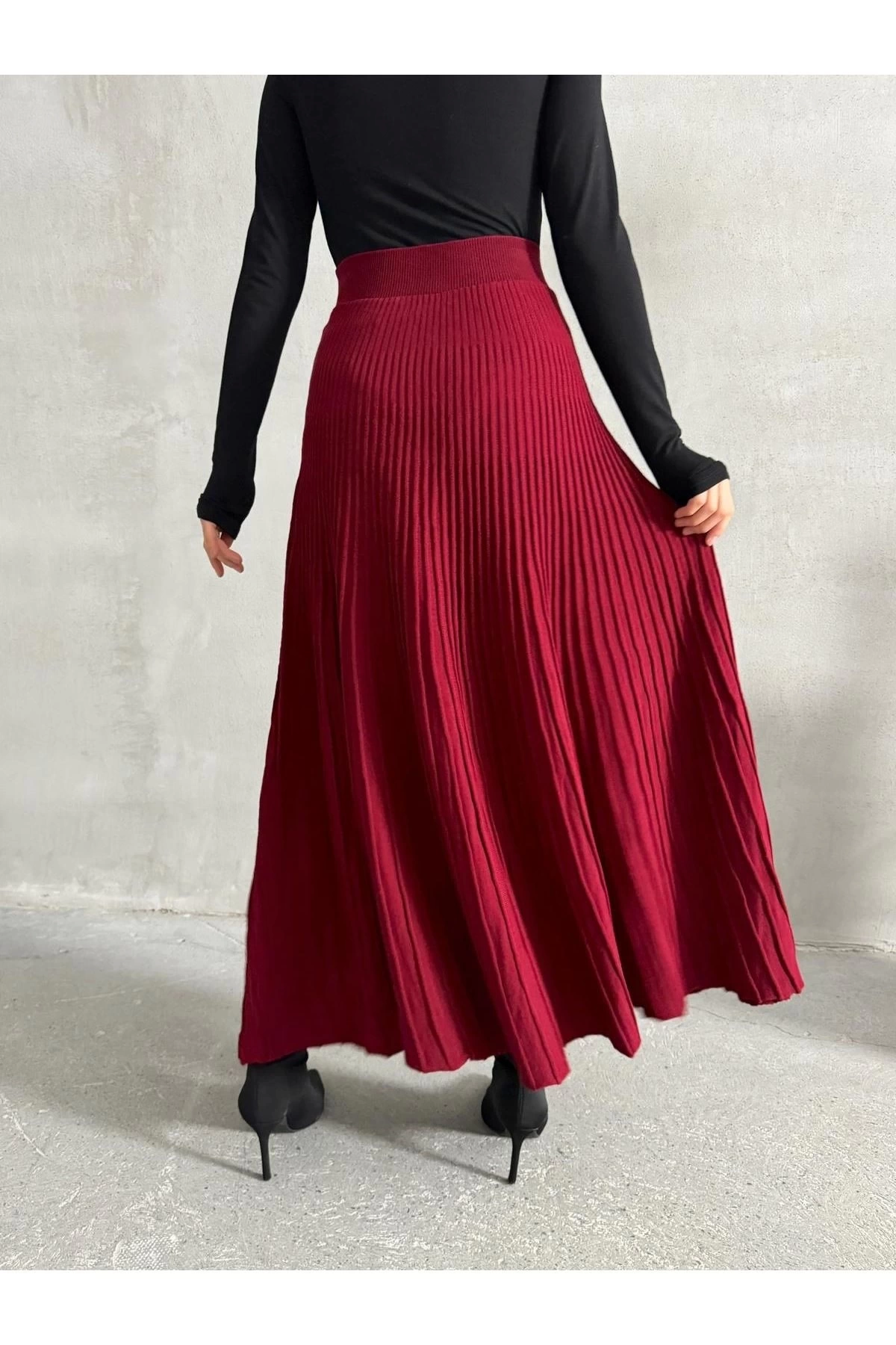 Kadın Bordo Pilise Detaylı Uzun Triko Etek
