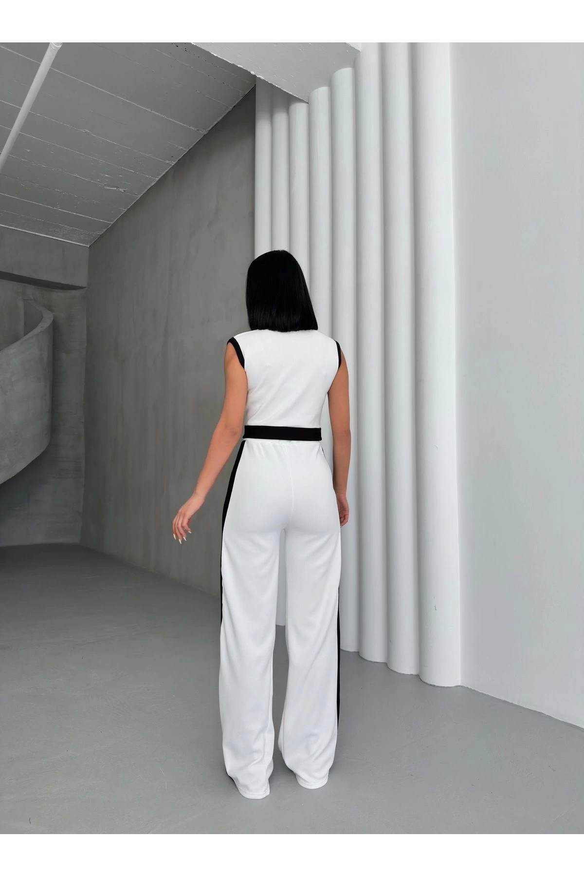 Kadın Beyaz Şık Şerit Detaylı Sıfır Koll Crop Pantolon Alt Üst İkili Takım