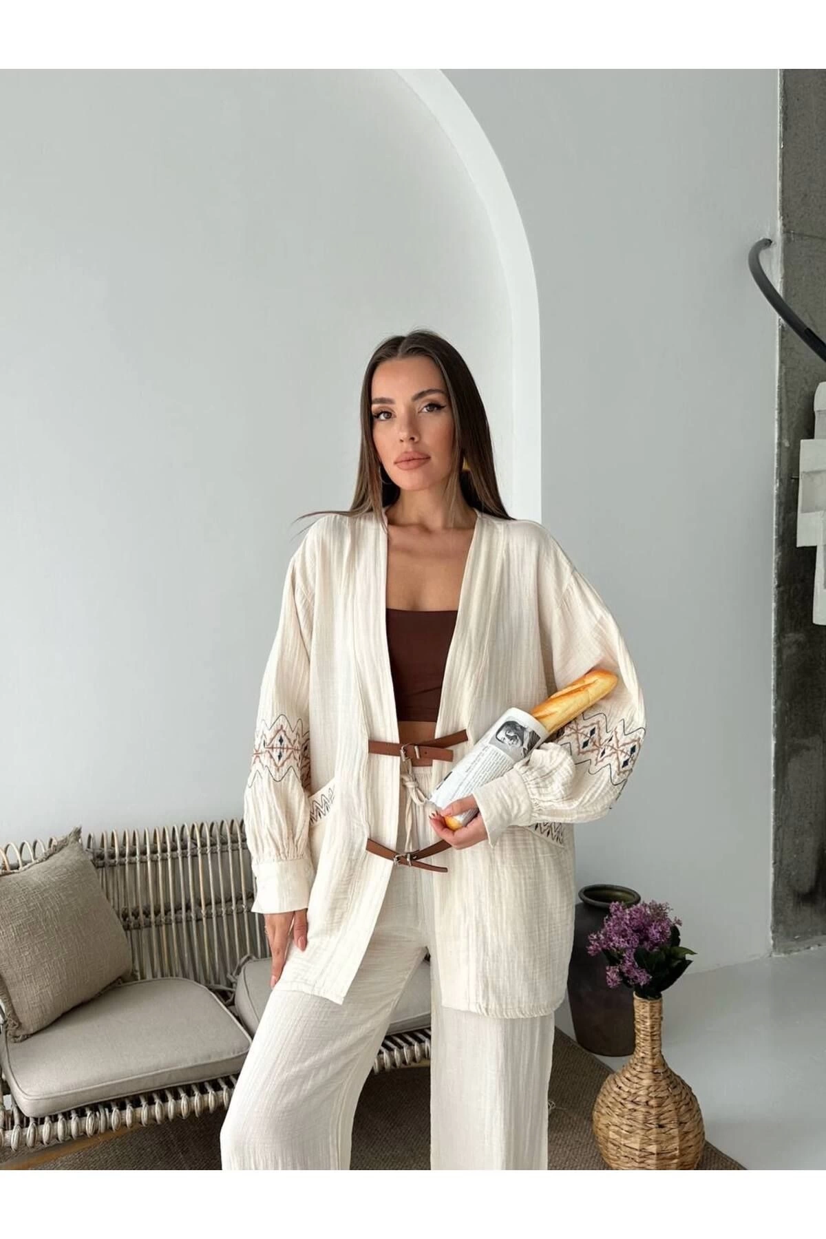 Kadın Ekru Nakış Ve Kemer detaylı Balon Kol Müslin Kumaş Premium Kimono