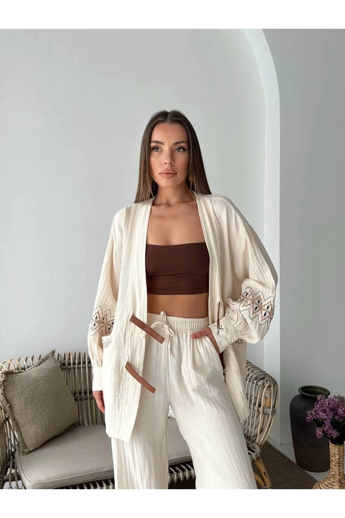 Kadın Ekru Nakış Ve Kemer detaylı Balon Kol Müslin Kumaş Premium Kimono