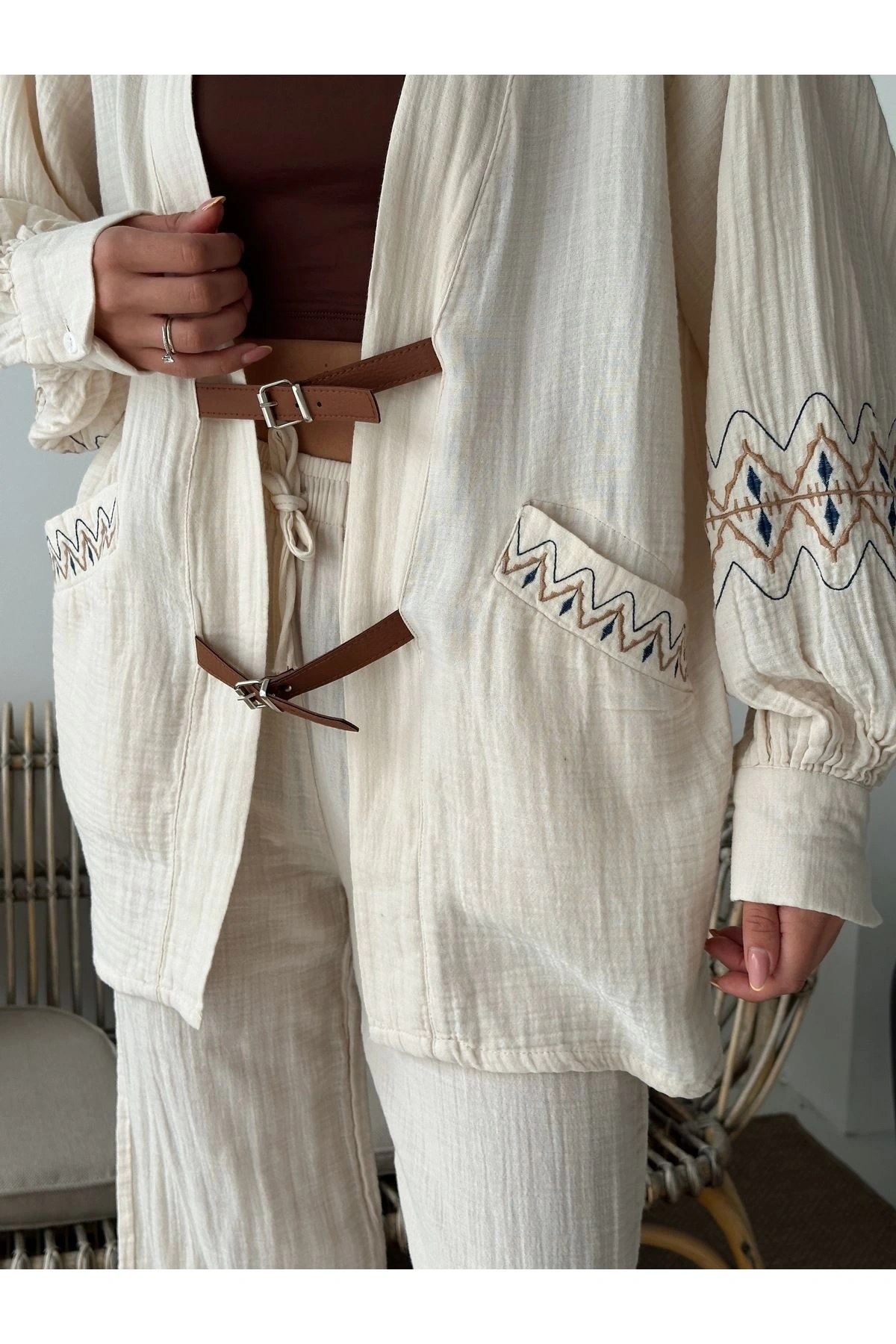 Kadın Ekru Nakış Ve Kemer detaylı Balon Kol Müslin Kumaş Premium Kimono