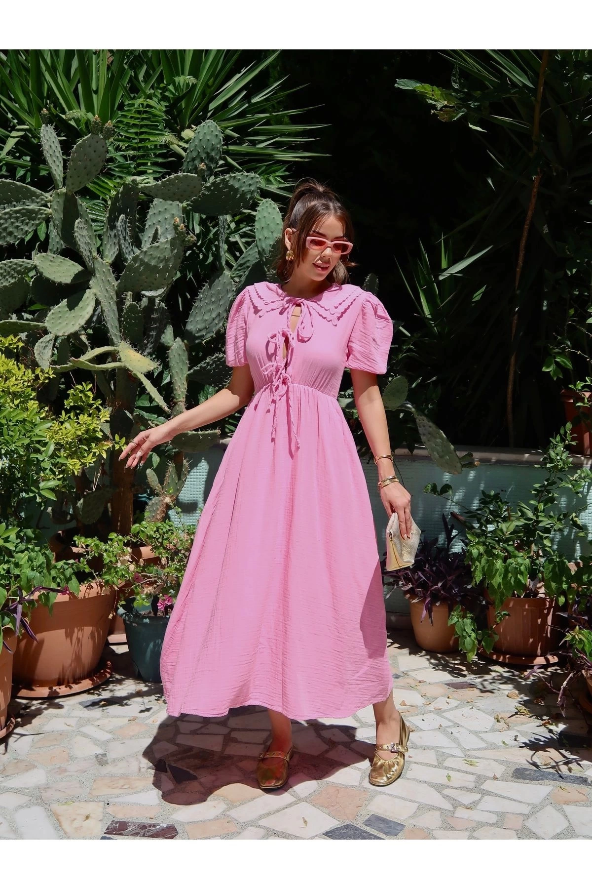 Kadın Pembe Şık Bebe Yaka Detaylıı Astarlı Müslin Kumaş Kısa Kol Yazlık Elbise