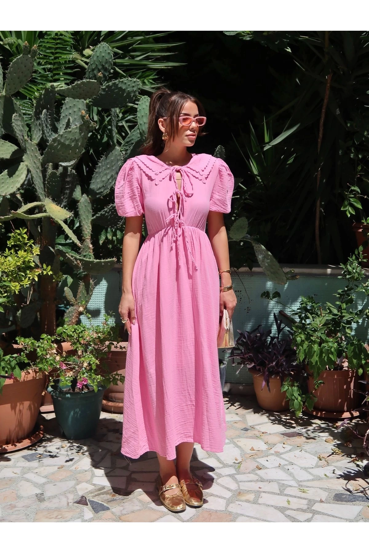 Kadın Pembe Şık Bebe Yaka Detaylıı Astarlı Müslin Kumaş Kısa Kol Yazlık Elbise