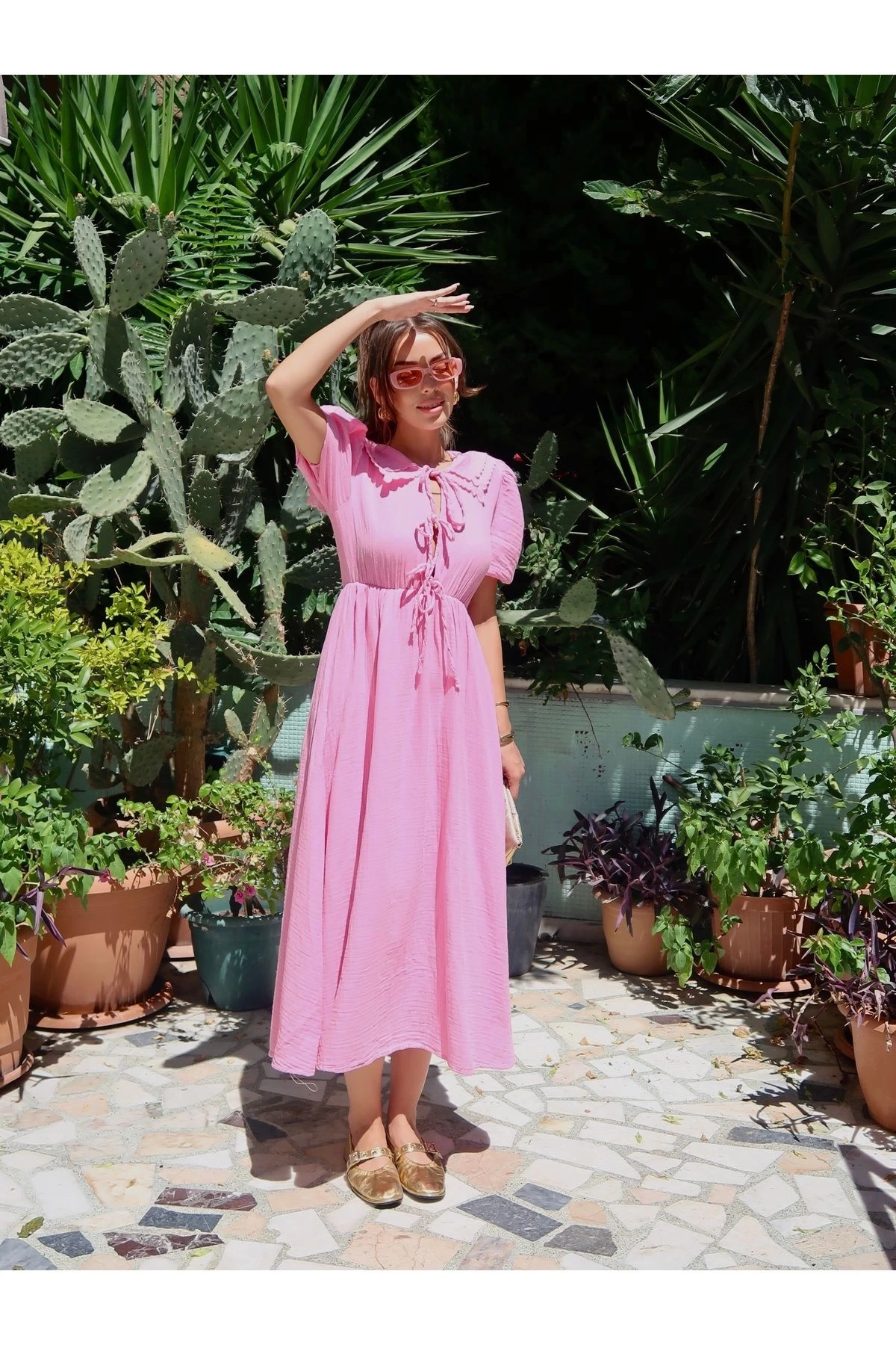 Kadın Pembe Şık Bebe Yaka Detaylıı Astarlı Müslin Kumaş Kısa Kol Yazlık Elbise