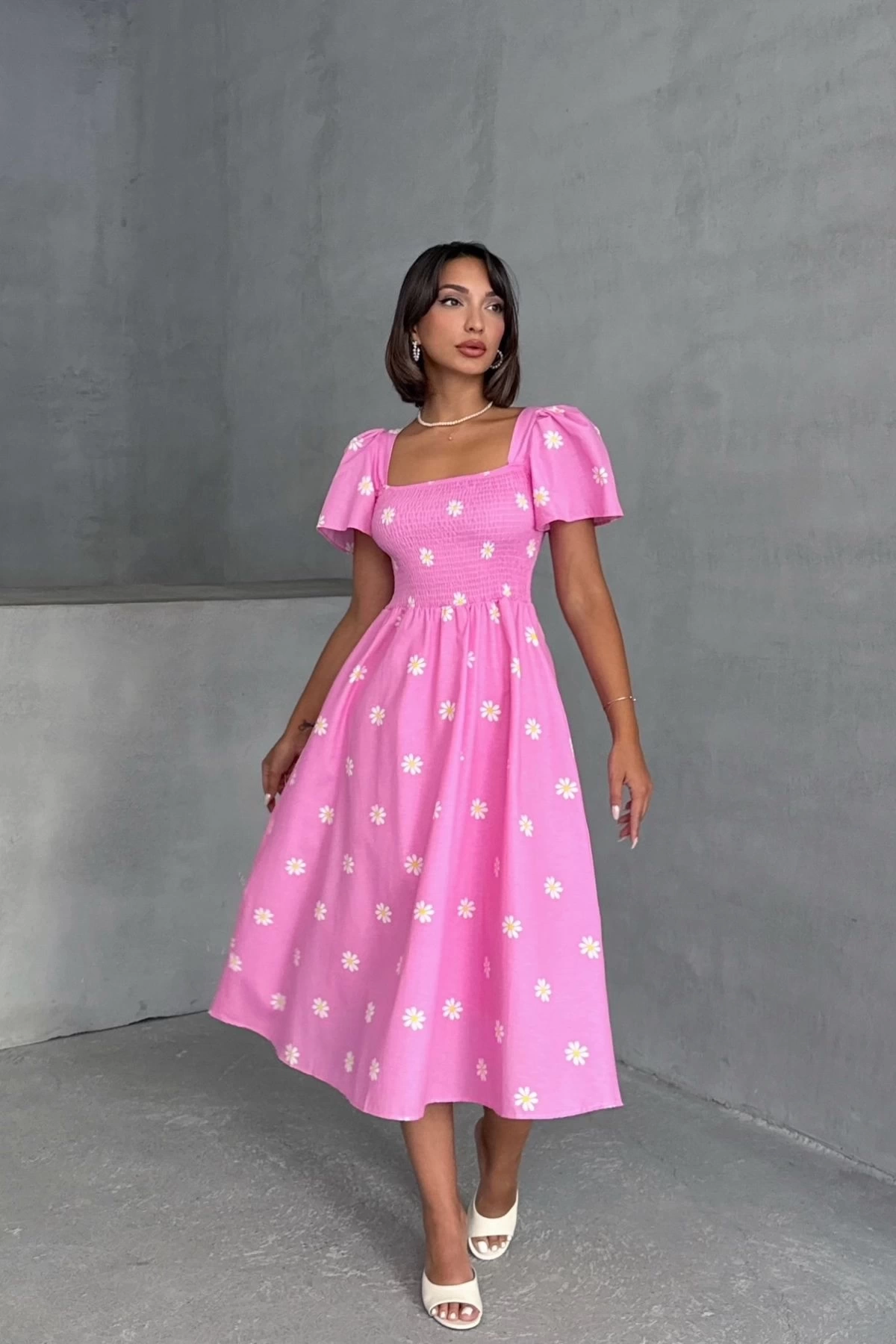 Kadın Papatya Desenli Pembe Poplin Midi Elbise