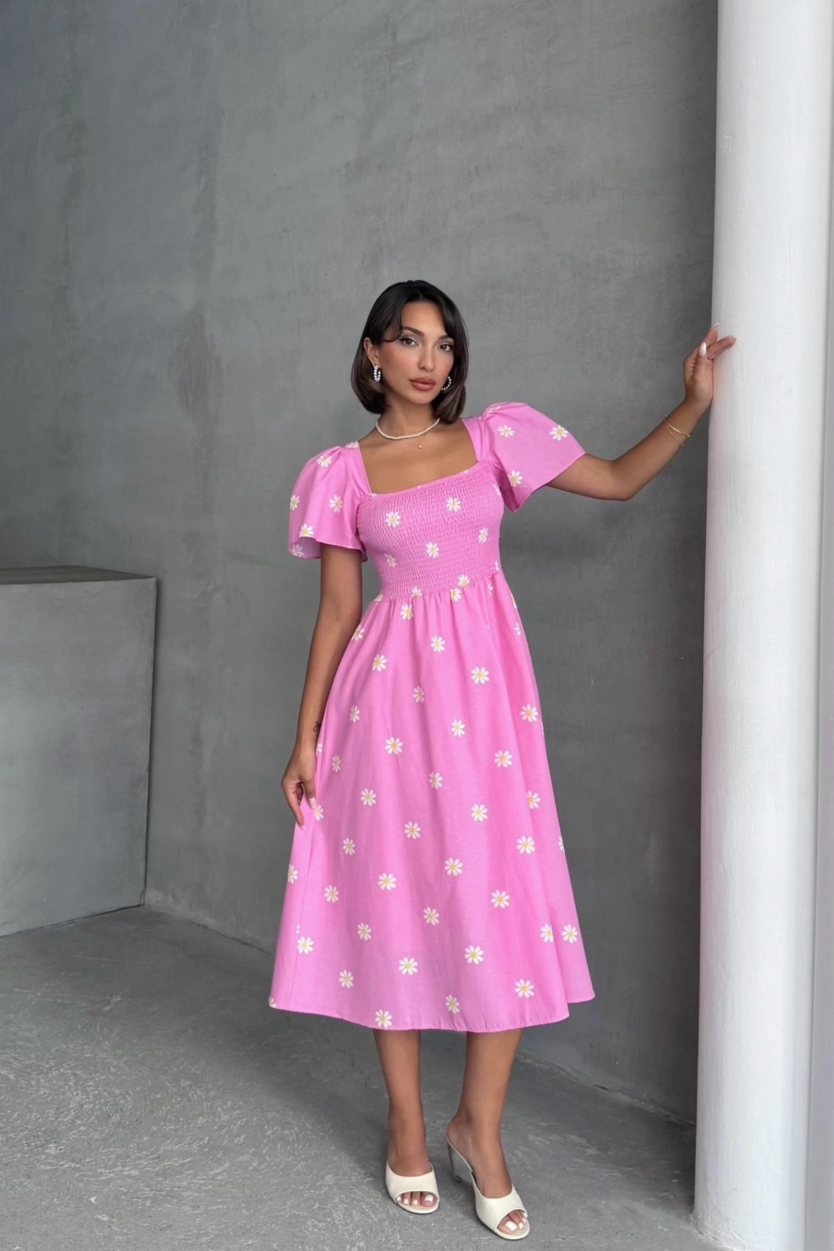 Kadın Papatya Desenli Pembe Poplin Midi Elbise