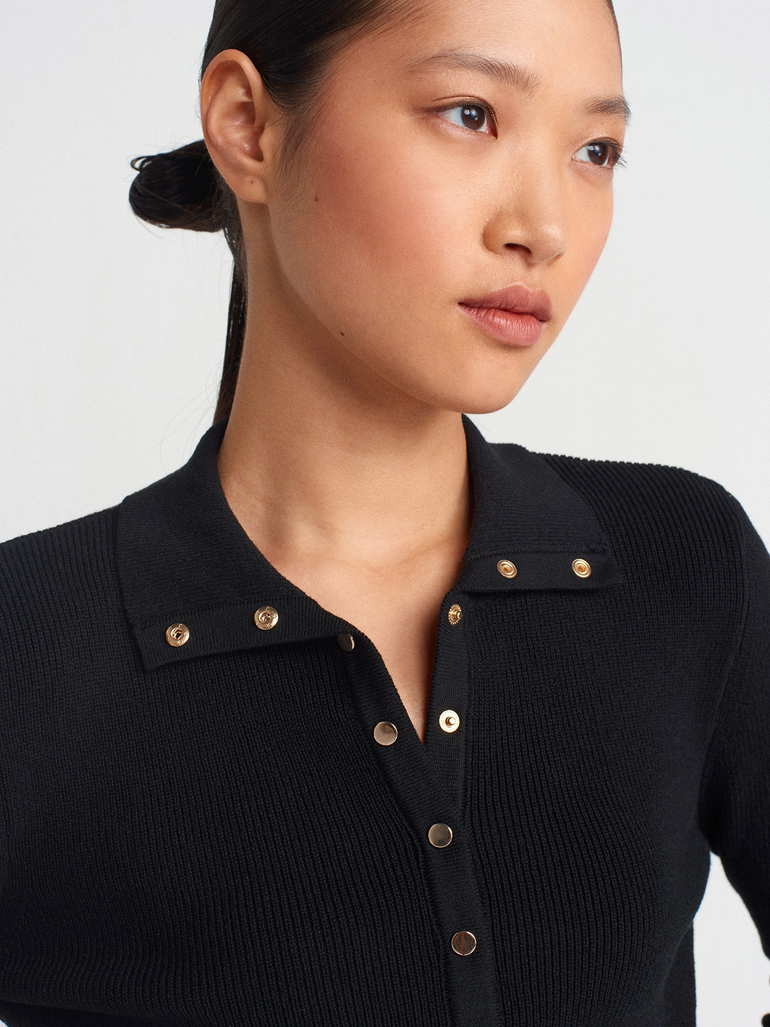 Kadın Siyah  Dik Yaka Çıtçıtlı Uzun Kol Triko Kazak