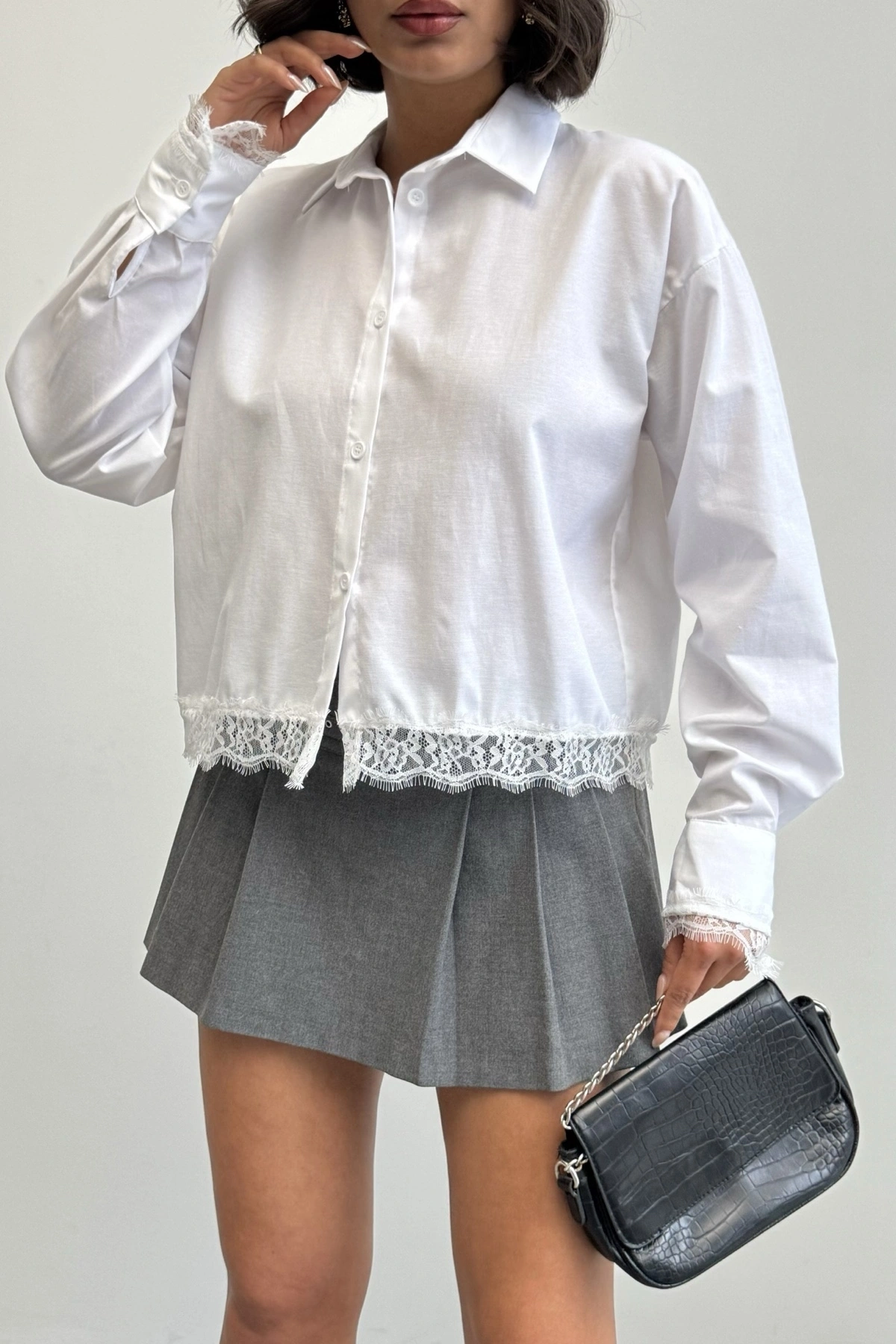 Kadın Beyaz Şık Dantel Detaylı Gömlek