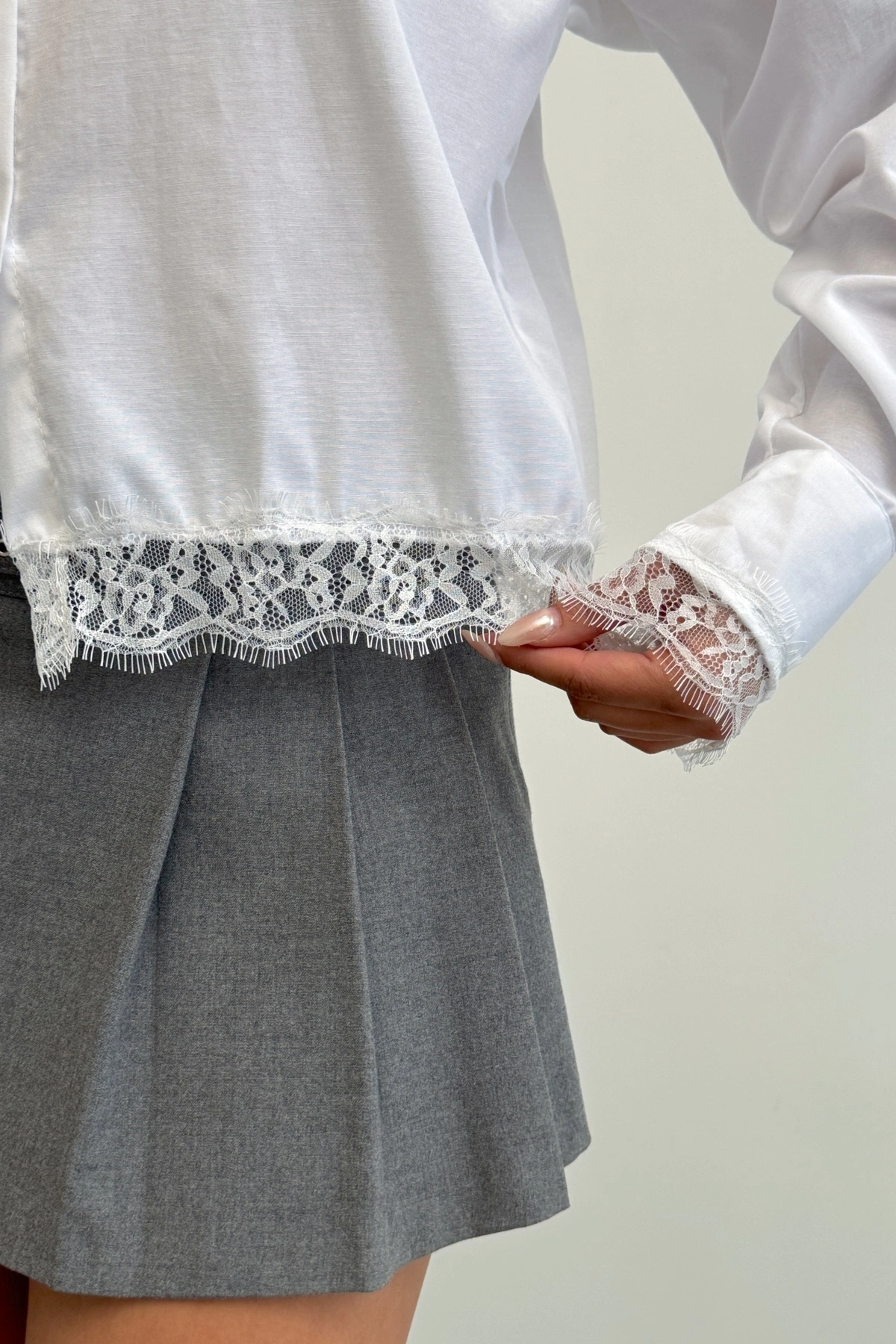 Kadın Beyaz Şık Dantel Detaylı Gömlek