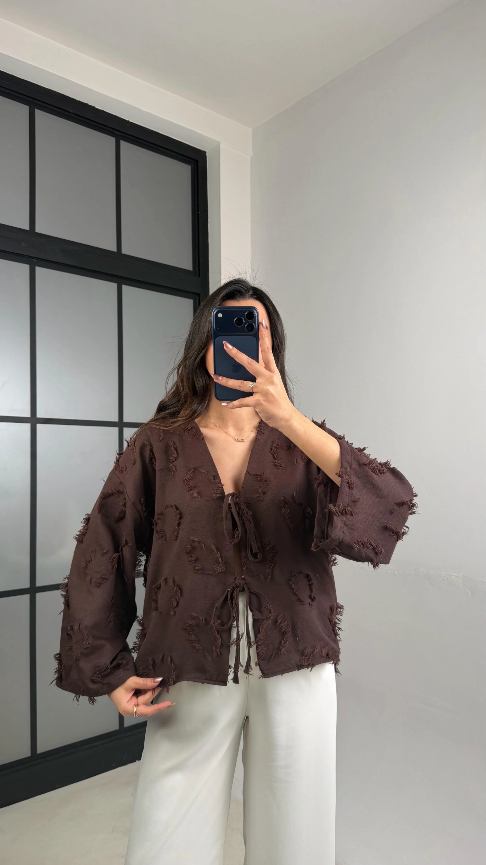 Kadın Kahverengi Püskül Detaylı Bağlamalı Mevsimlik Yazlık Premium Keten Gömlek (Yeni Renk)