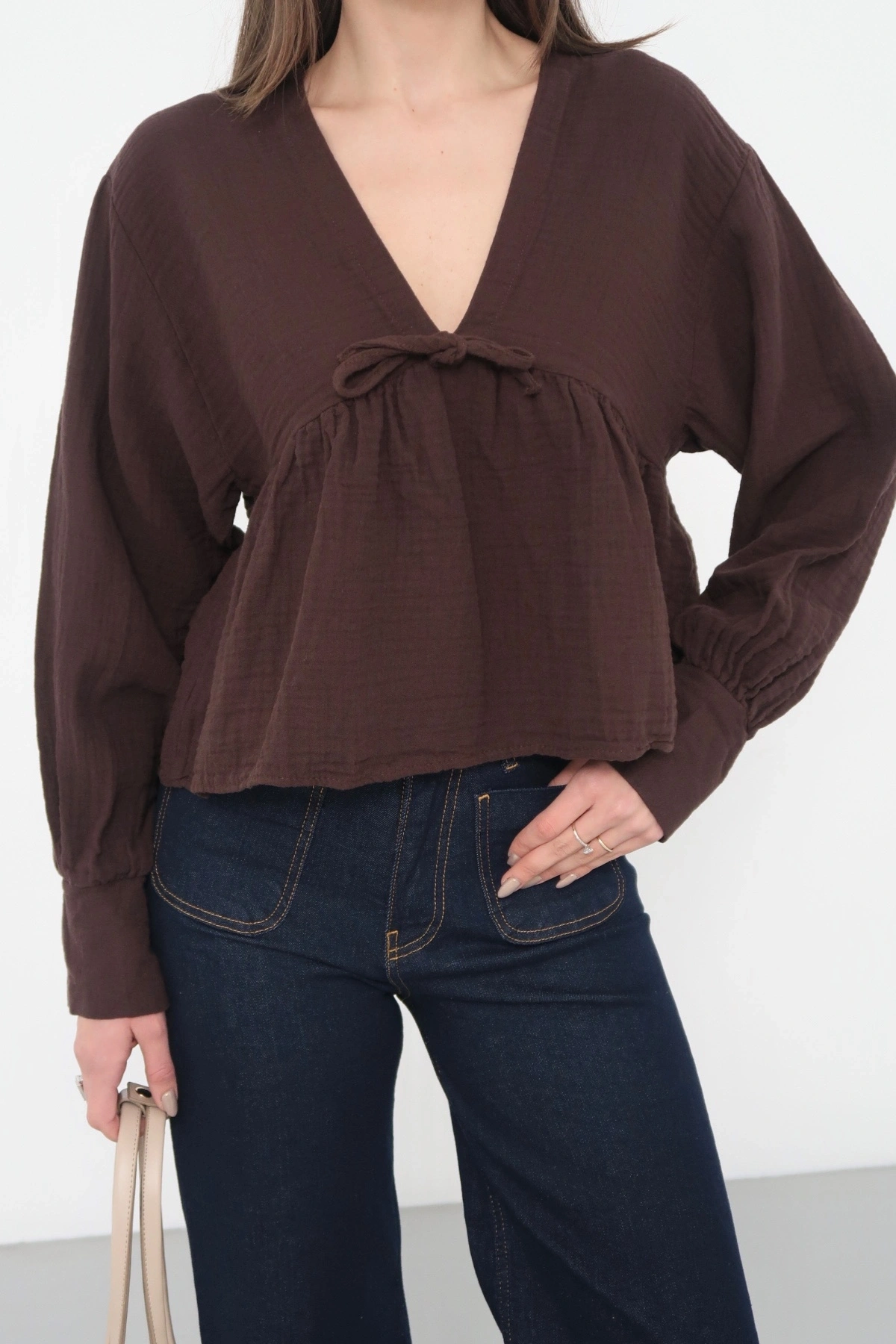 Kadın Acı Kahverengi V Yaka Önü Bağcıklı Salaş Uzun Kollu Bluz