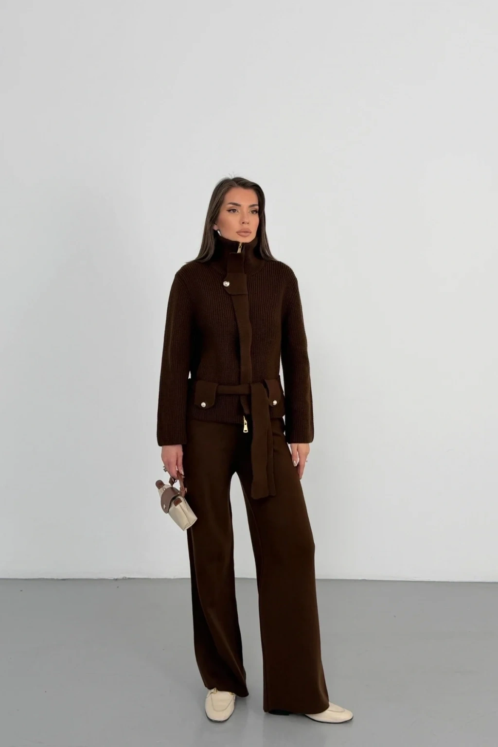 Kadın Acı Kahverengi Dik Yaka Kuşaklı Premium Kalite Triko Hırka Bol Paça Pantolon Triko Takım