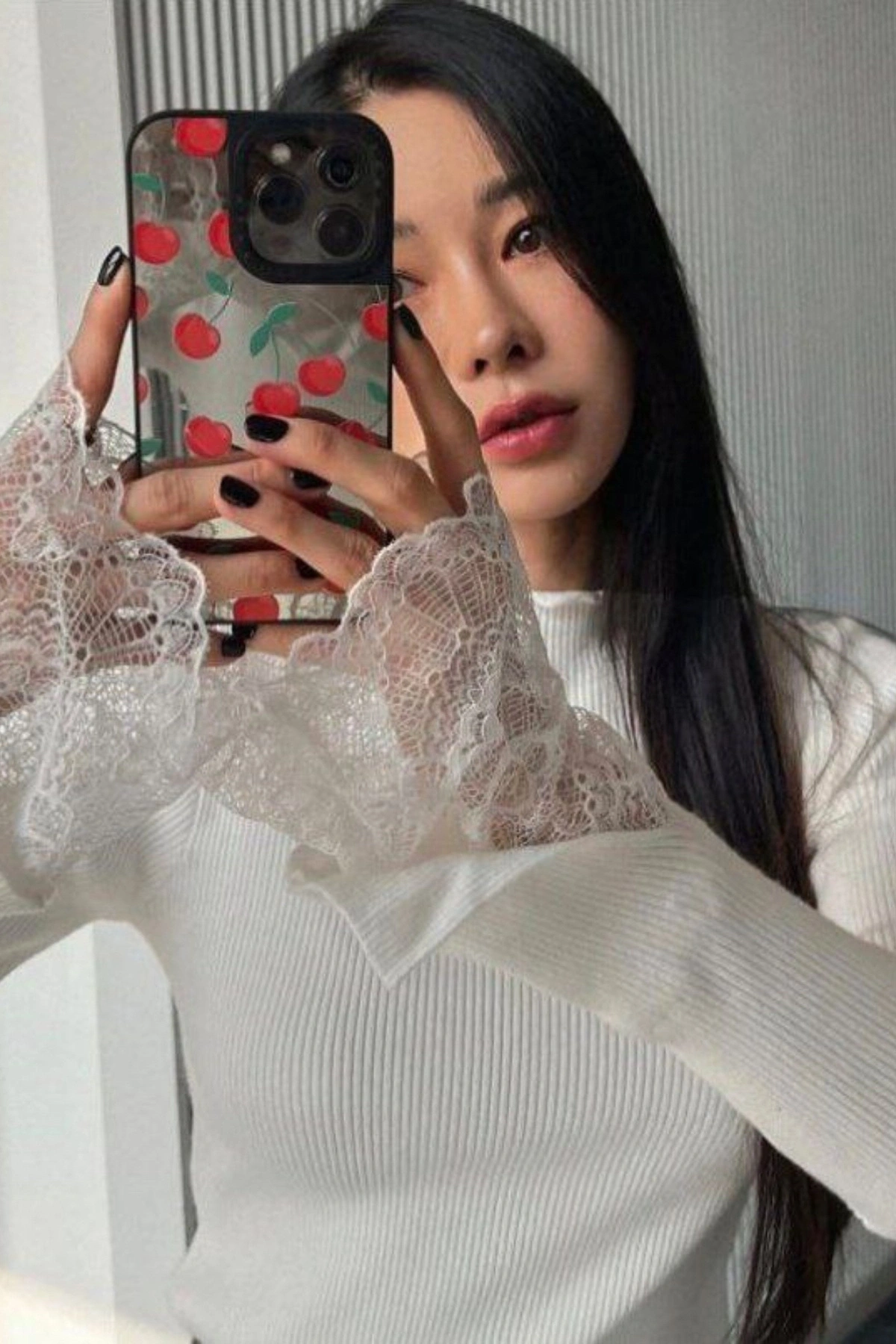 Kadın Beyaz Yarım Balıkçı Yaka Dantel Kol Detaylı Fitilli Triko Bluz (S/M Beden)