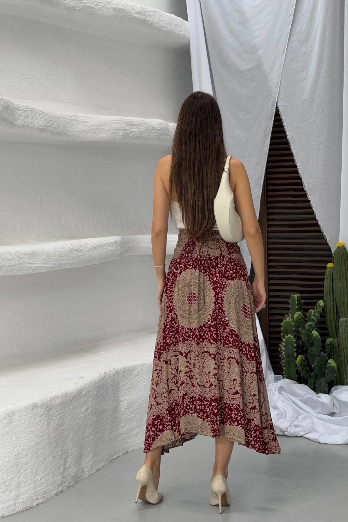 Kadın Bordo Yüksek Bel Bağlama Detaylı Şık Etnik Desenli Asimetrik Kesim Midi Etek