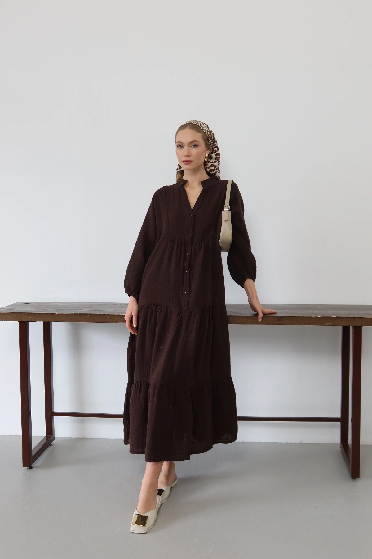 Kadın Kahverengi Bohem Tarz Müslin Kumaş Rahat Kalıp Astarlı Uzun Şık Bayramlık Elbise