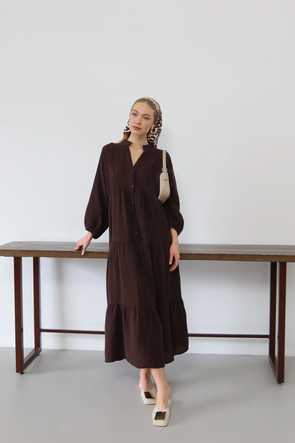 Kadın Kahverengi Bohem Tarz Müslin Kumaş Rahat Kalıp Astarlı Uzun Şık Bayramlık Elbise