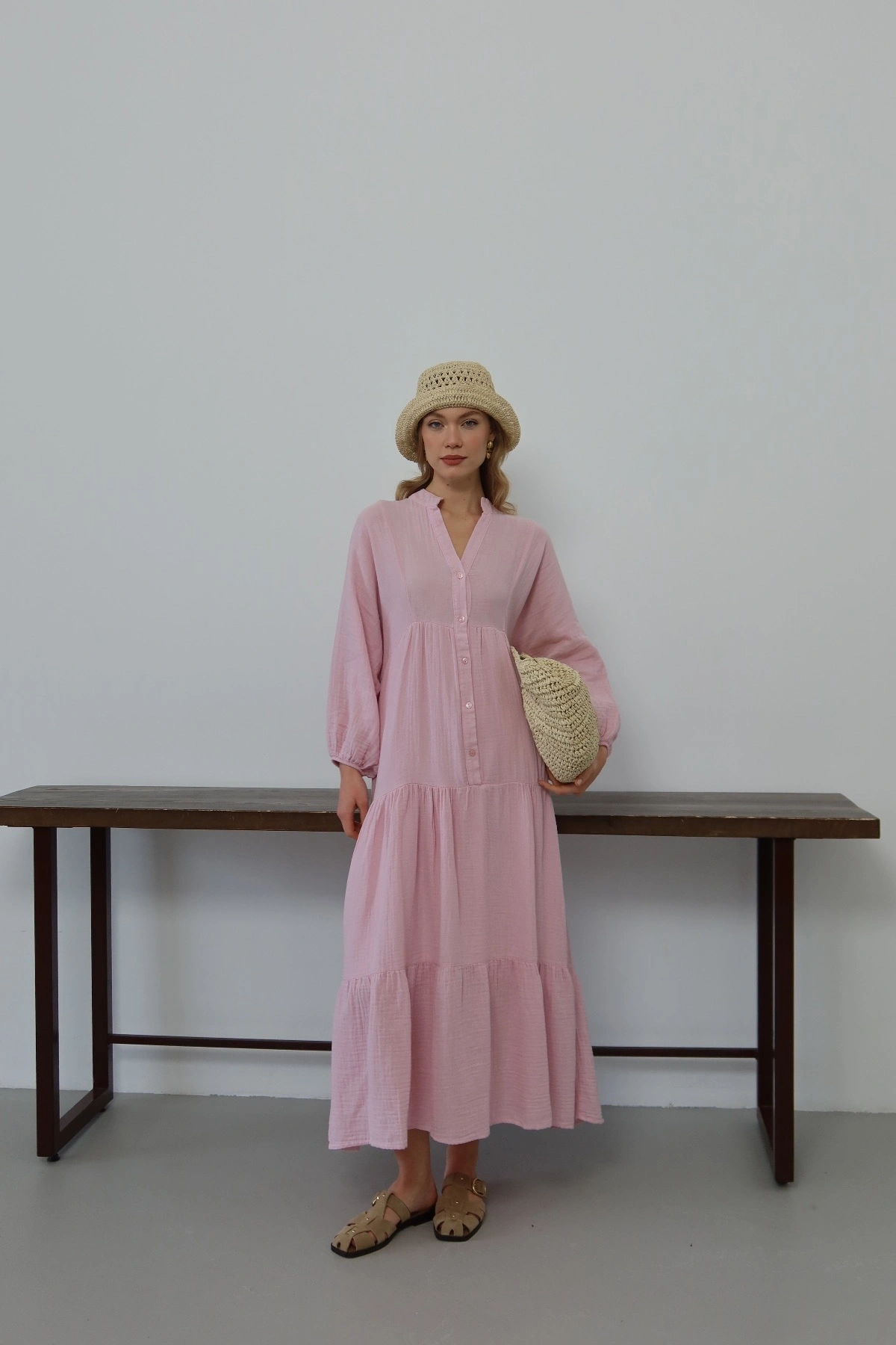 Kadın Şeker Pembe Bohem Tarz Müslin Kumaş Rahat Kalıp Astarlı Uzun Şık Bayramlık Elbise