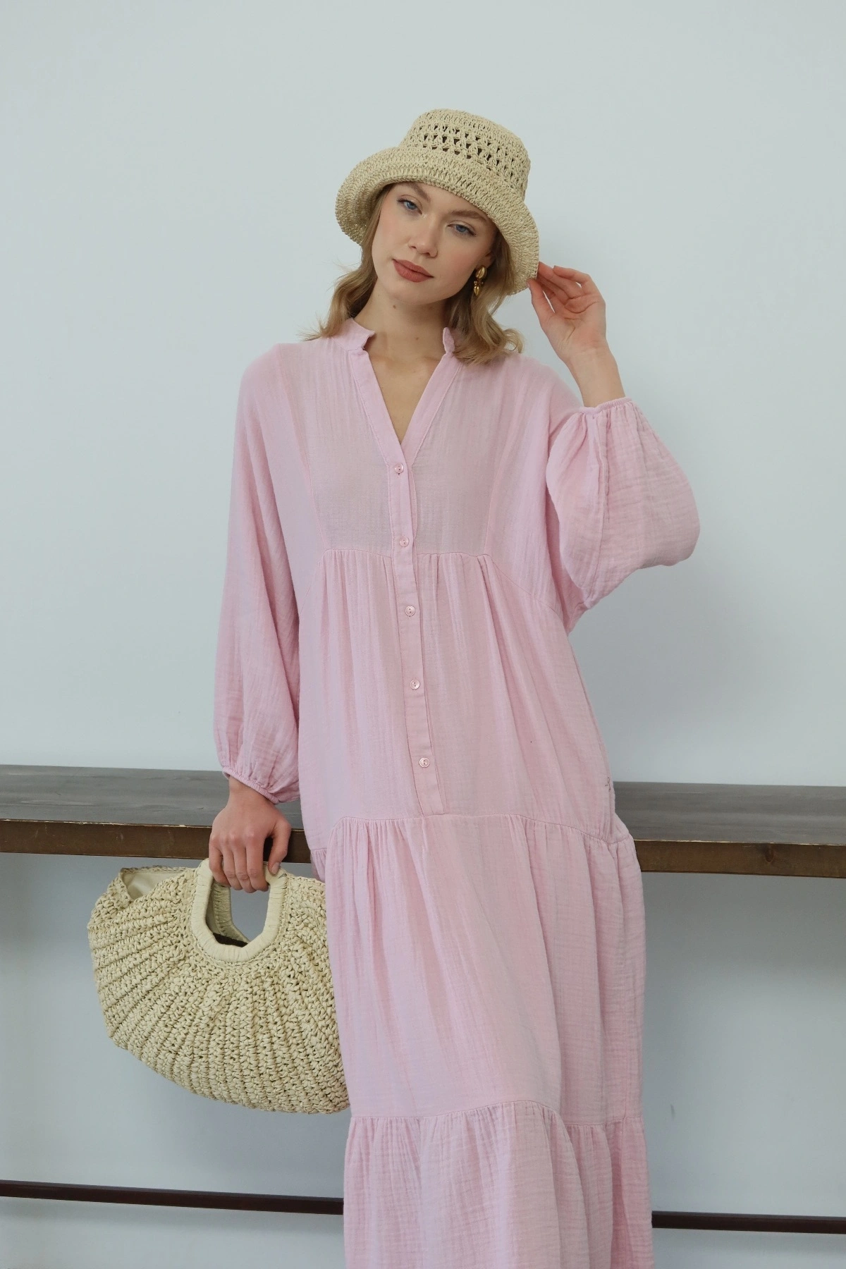 Kadın Şeker Pembe Bohem Tarz Müslin Kumaş Rahat Kalıp Astarlı Uzun Şık Bayramlık Elbise