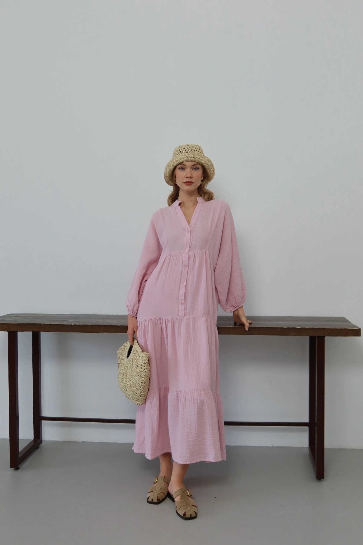Kadın Şeker Pembe Bohem Tarz Müslin Kumaş Rahat Kalıp Astarlı Uzun Şık Bayramlık Elbise