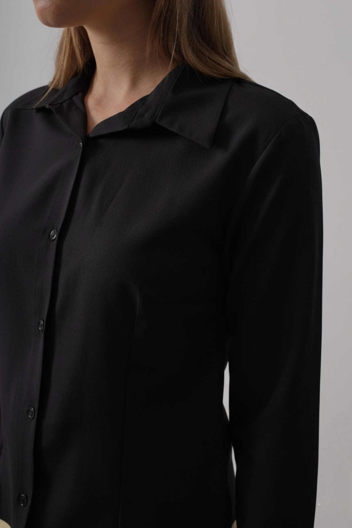 Kadın Siyah Slim Fit Pensli Dar Kesim Günlük Şık Gömlek